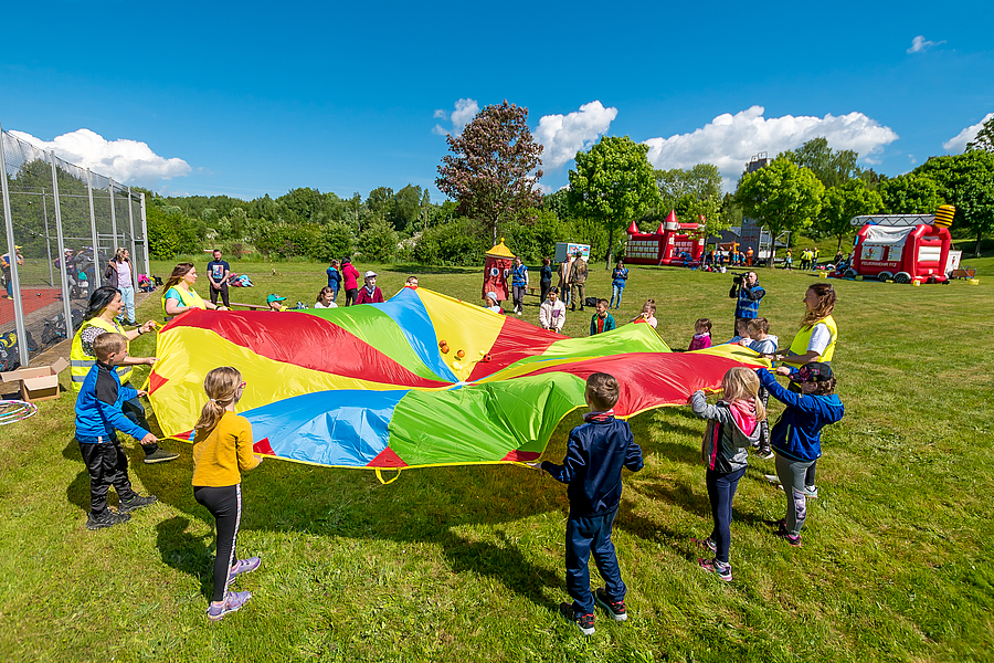 Kinderfest Schwungtuch