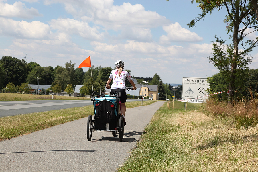 Radfahrerin in Lauta