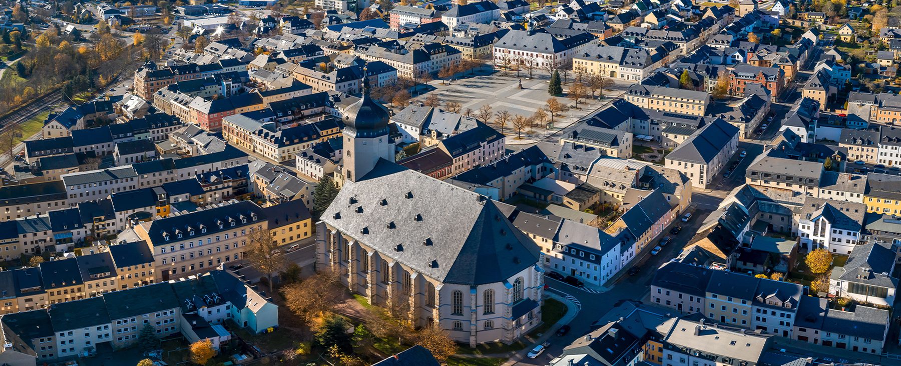 Luftbild Marienberg und Kirche