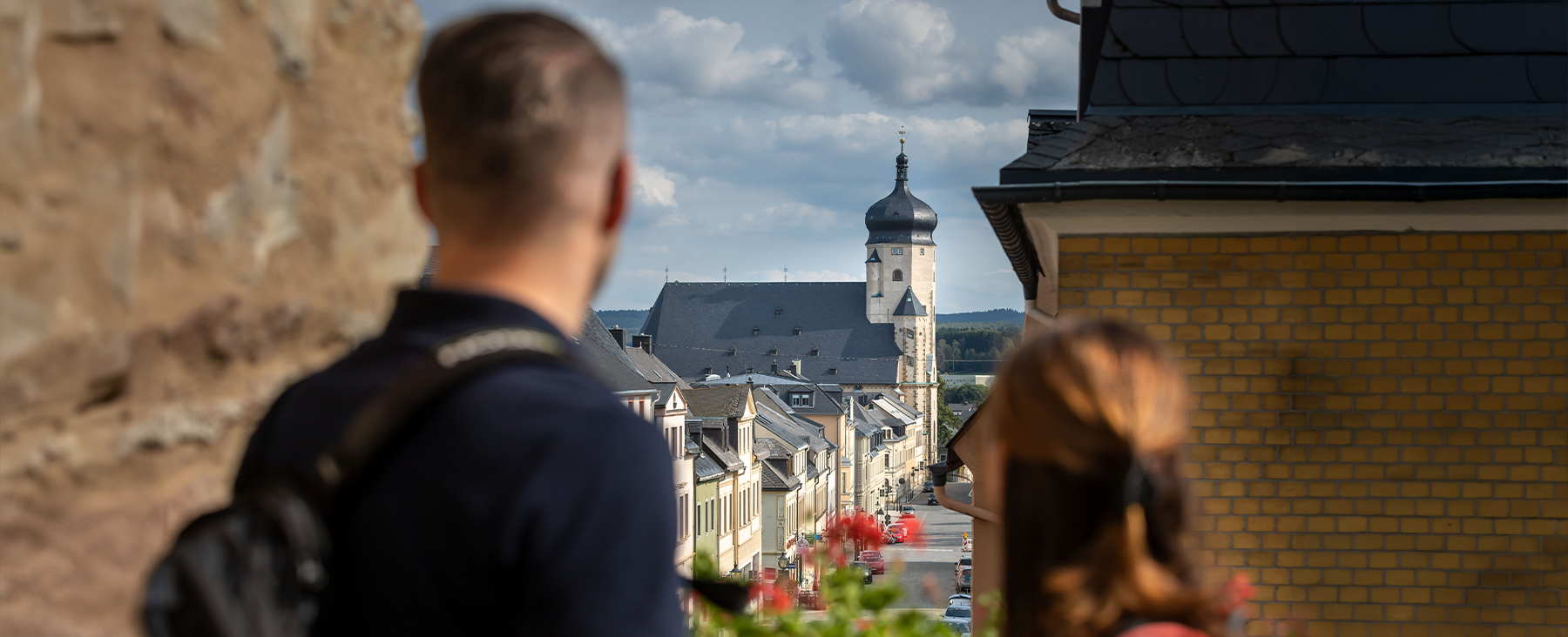 Familien blickt auf Marienberg