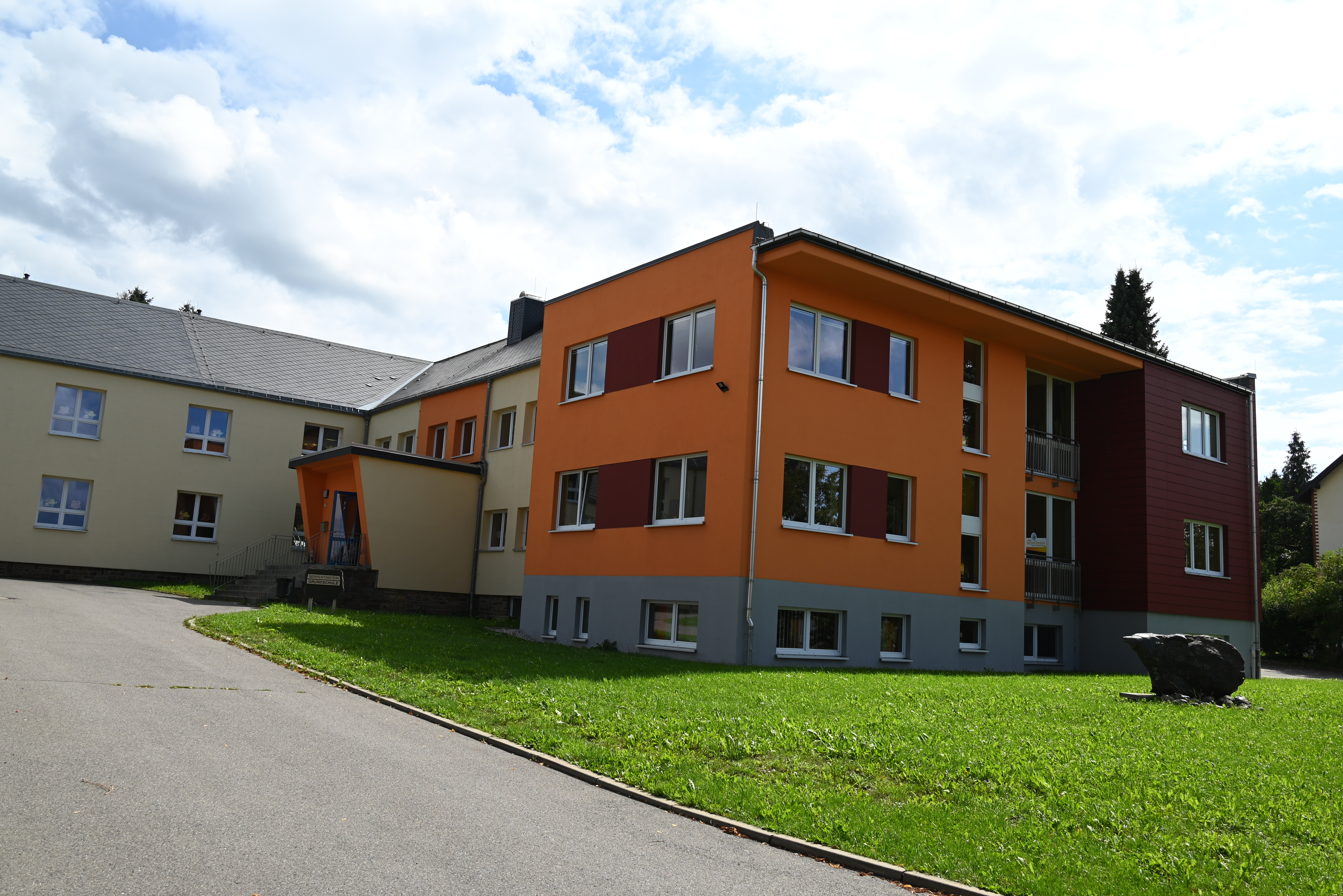 Serpentinstein Grundschule
