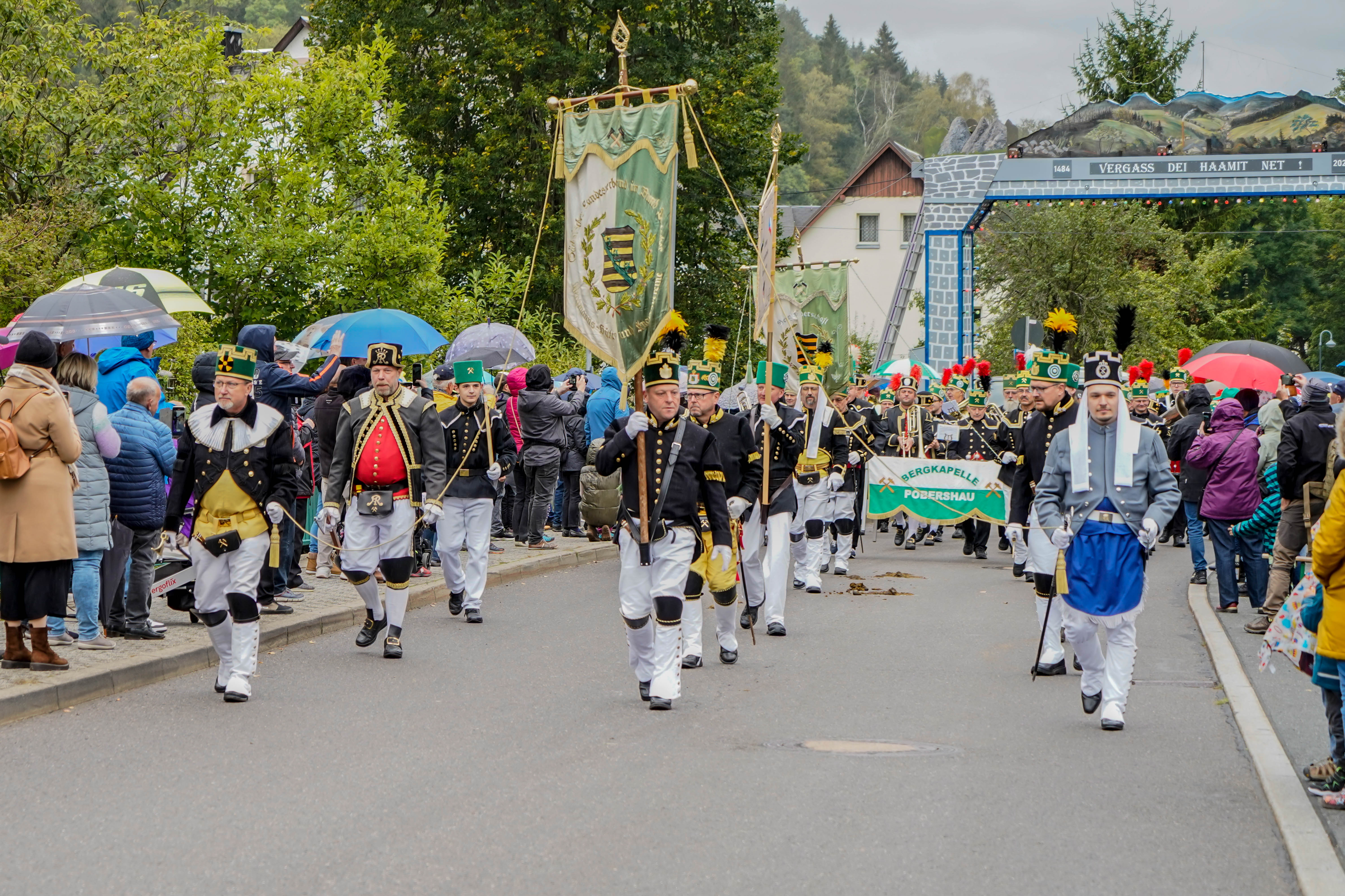 Festumzug zum Bergfest